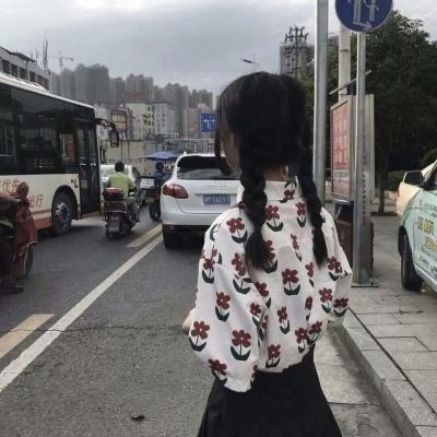 微信闺蜜头像背影两张图片