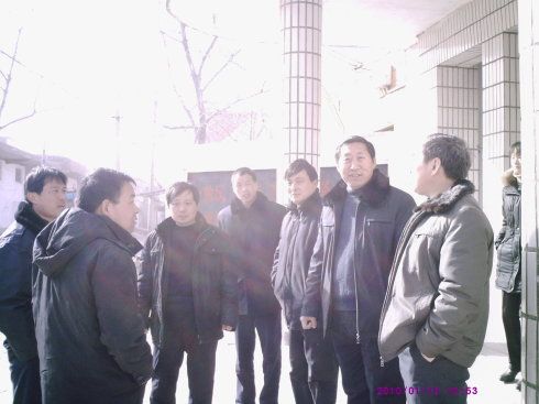 江左乡中心校领导,校长及班主任到我校指导交流工作