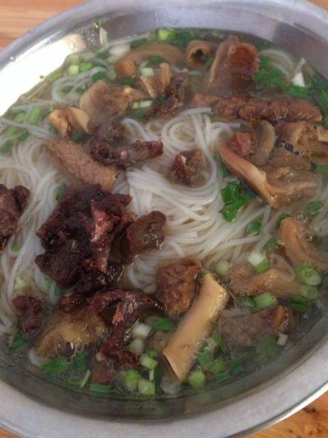 今天吃到一碗正宗的博白牛巴牛腩粉