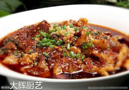 均能独立掌勺制作菜品成席;大辉会长从事本行业21年,拥有专业的美食