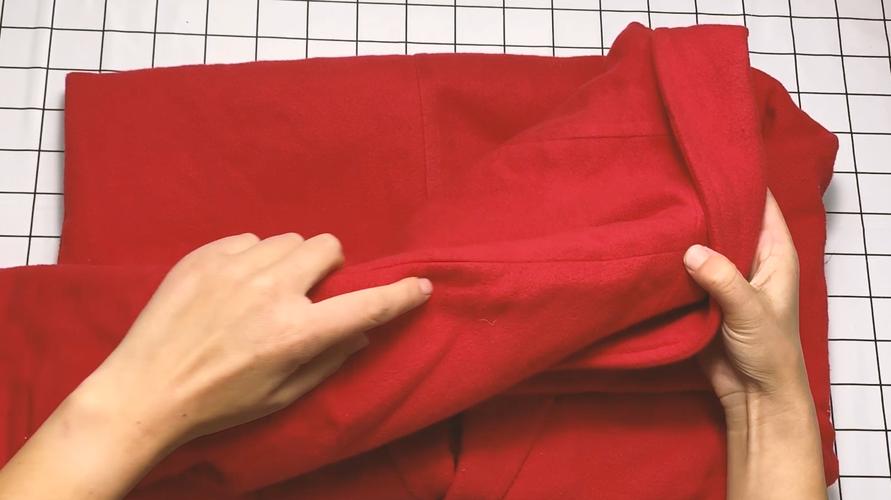 毛呢大衣袖子瘦了不要压箱底,用这个窍门改一下,既新颖又省钱