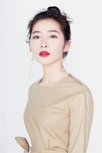 据悉,演员夏星刚刚拍摄完电视剧《爱国者》,在剧中饰演了一个从山林