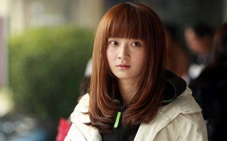 裸婚时代里童佳倩穿的羽绒服是什么牌子的