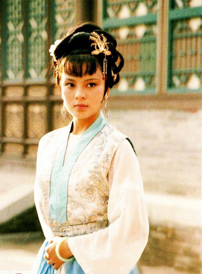 《红楼梦》中贾探春贾府三小姐,精明能干,有计谋,能决断,后远嫁异国.