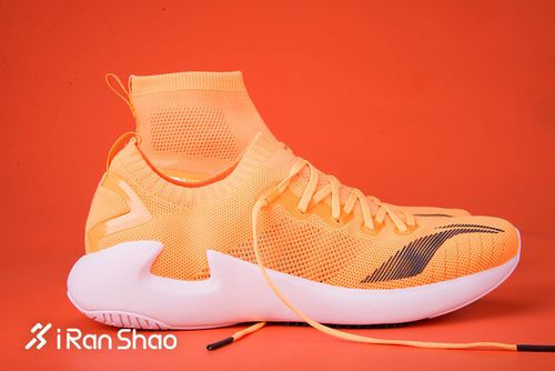 unbox02一睹李宁千元级别跑鞋李宁追风开箱视频