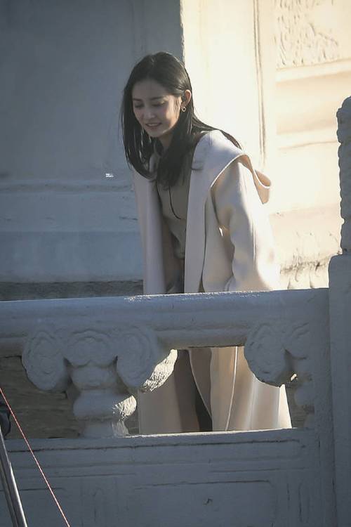 陈钰琪昔有琉璃瓦