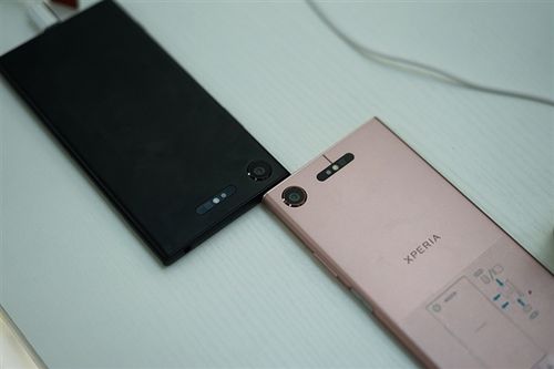 索尼xperiaxz1图赏环绕式无缝金属设计