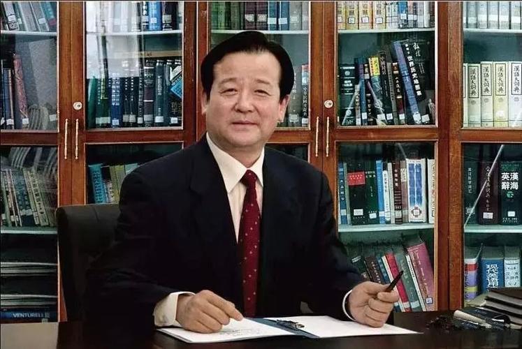 煤业)1月15日连续发布三则公告,称公司原董事长张有喜,原总经理武望国