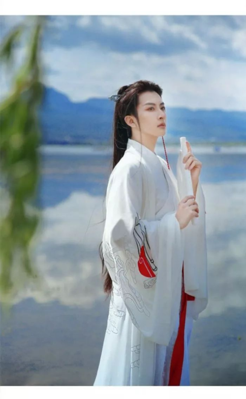 男生想穿汉服不容易?长发,裙装,妆容真的是男生穿汉服的障碍吗