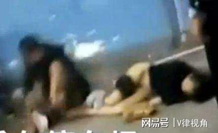 中年男子酒吧门口猥亵醉酒女生:酒吧"捡尸"属于什么犯罪