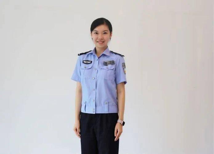 警察穿制服很帅吗