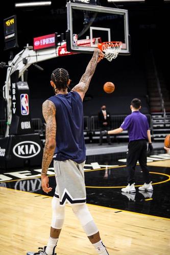 鹈鹕官推赛前晒出英格拉姆训练照他已准备就绪