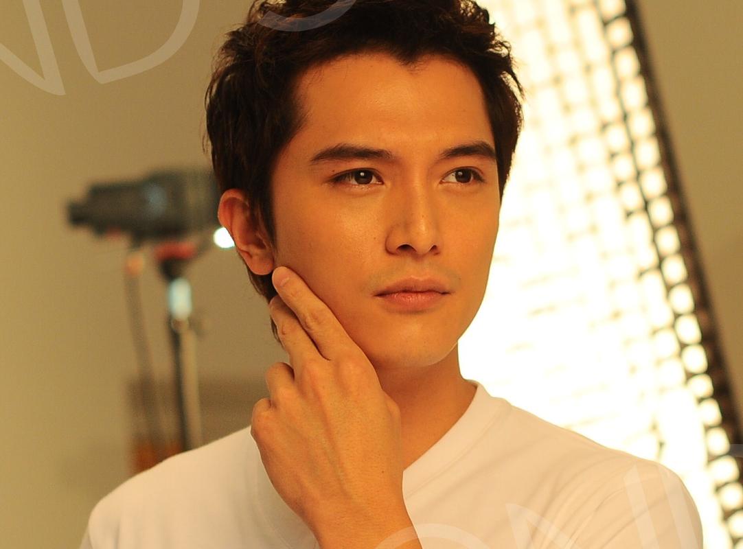 大家觉得邱泽帅还是林志颖帅?