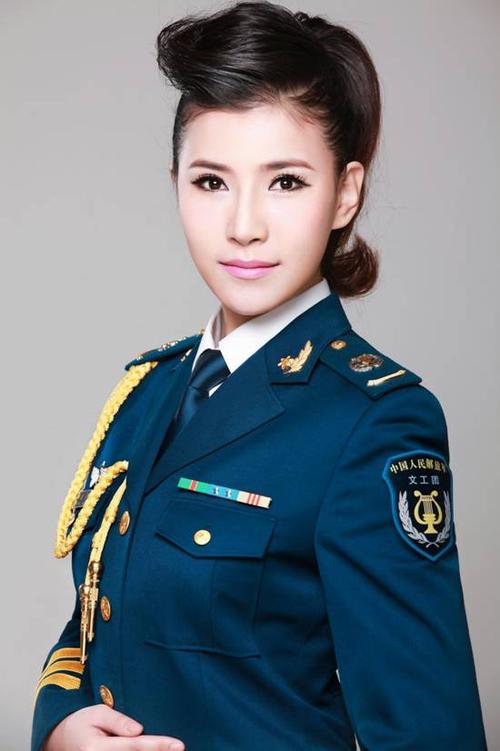 青年歌唱演员李欣忆最美歌声用心歌唱