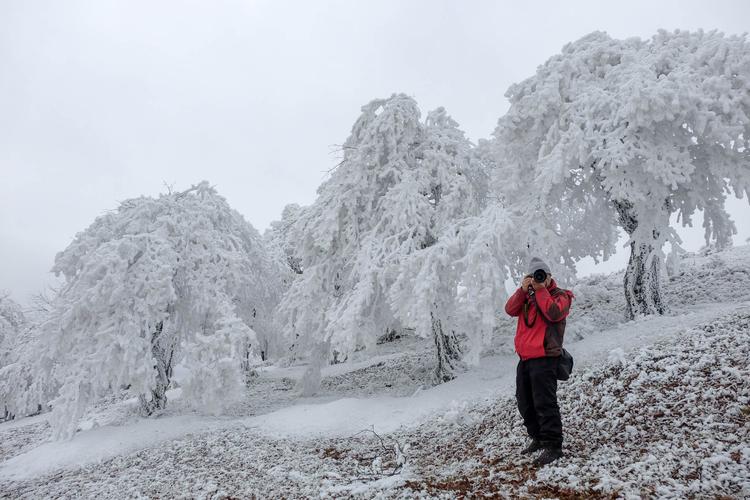 威宁灼圃雪景