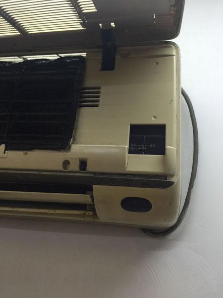 旧式美的空调手动开关在哪?96年产!