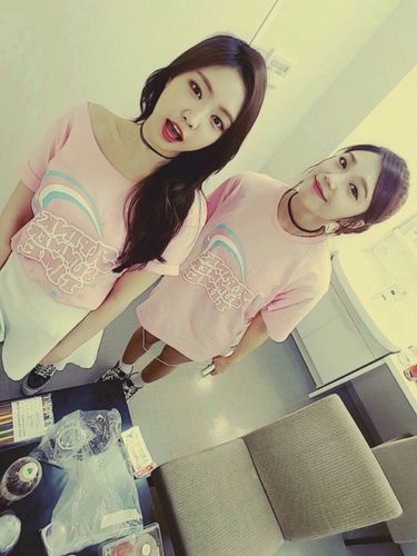 a-pink孙娜恩郑恩地