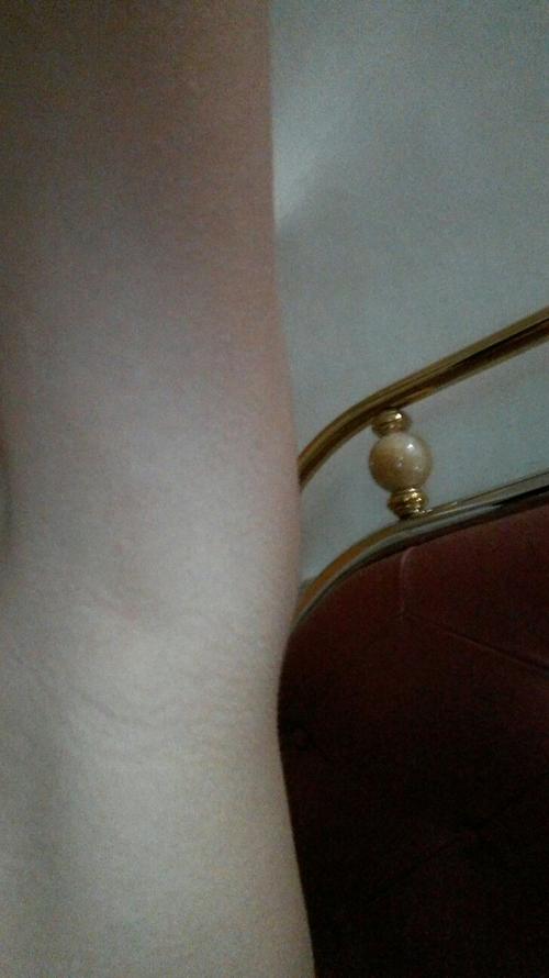 我是男生,发育了,浑身毛,为什么女生就是发育了也不会