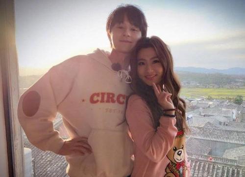 经历烧伤和老公劈腿的selina,如今找小11岁男友?网友