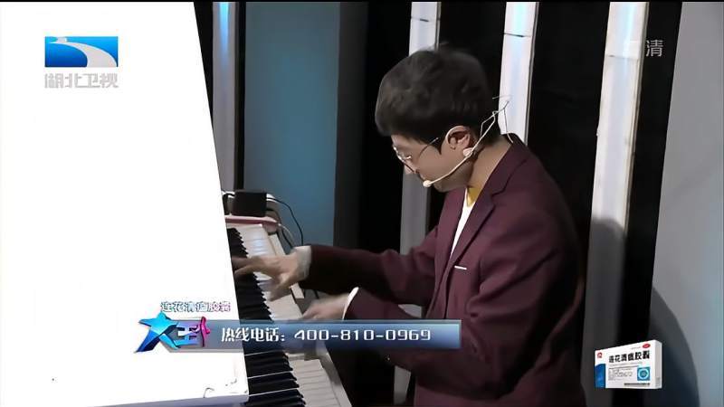 汤智猛演奏钢琴曲《我爱你中国》,完全看不出他是
