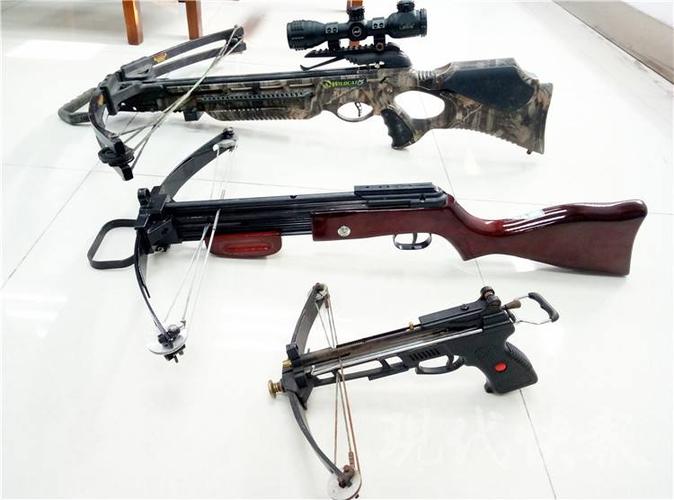 男子带弩箭坐火车被拘留网友没文化真可怕