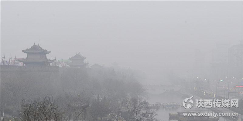 西安雾霾缭绕 空气重度污染
