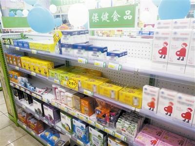 一边熬夜一边吃着保健品90后养生经有点不靠谱图