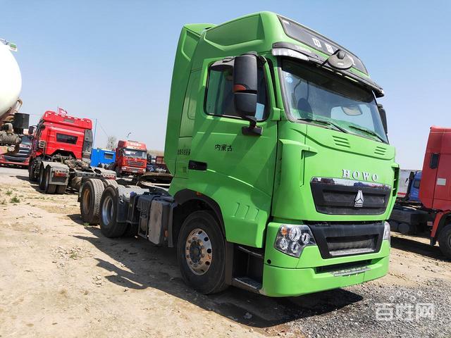 急售牵引车豪沃t7国五双驱17年八月540马力原版