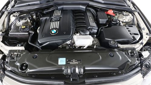 2009款 宝马523li 豪华型