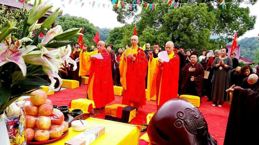 江西省九江市庐山龙泉寺隆重举行大雄宝殿上梁法会