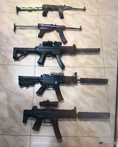 新疆特警用上阅兵新冲锋枪北京警察还用过日本38大盖