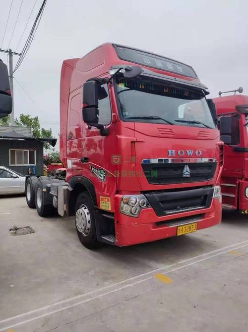 出售2017年12月重汽豪沃t7h-540马力牵引车国五排放双驱轻体