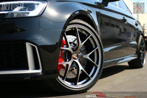 奥迪rs3安装日本锻造bbs ri-d轮毂闪亮出镜