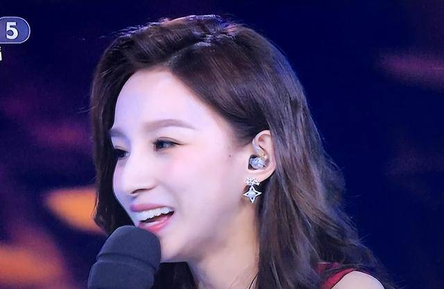 央视第一美女主持世界杯王牌节目!_环球新闻