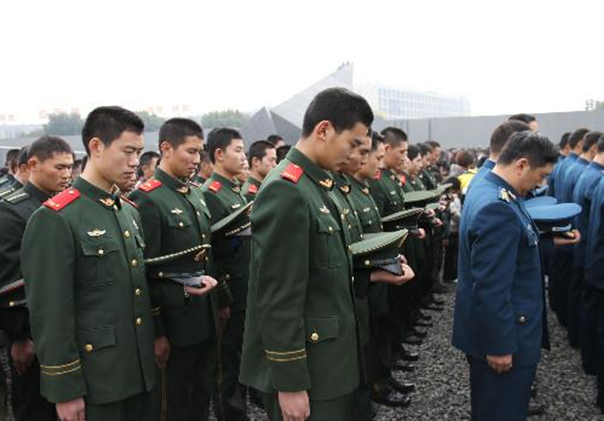 原创为何军人进屋要脱军帽历史上血的教训告诉你答案