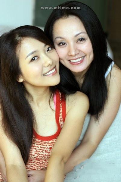 杨乐乐近照她是个地地道道的重庆美女看起来不像是42岁的人