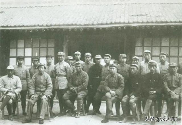 10月5日,张国焘把分裂活动推向极端,在西康理番县卓木碉公然宣布另立"