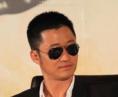 男生发型 男生短发 >> 方寸头怎么剪 方寸头剪发步骤教程 中年的大叔