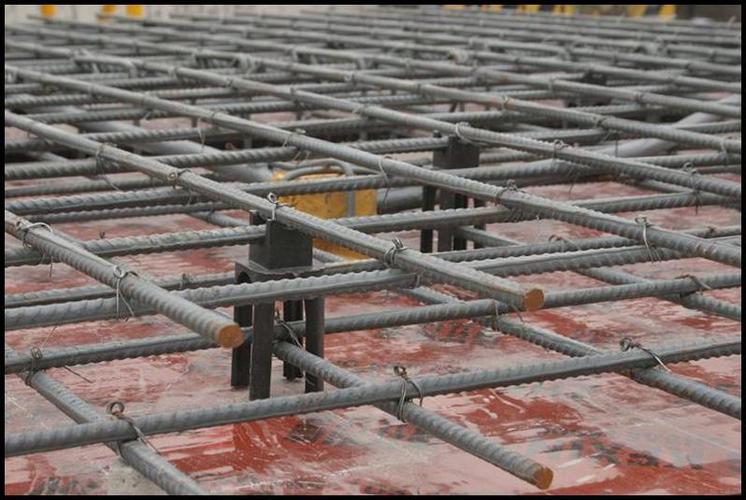 混凝土保护层厚度是指?