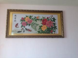 纯手工的一幅十字绣,满堂彩的,内部长度一米八,装好裱