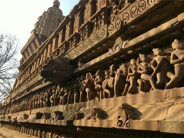 尼泊尔的"性庙",雕像姿势少儿不宜,但这是当地文化!