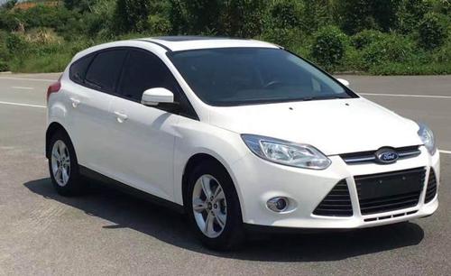 福特 福克斯 1.6 风尚型白色手自一体
