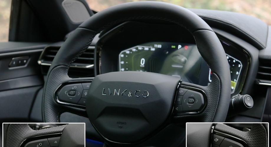 搭配的三辐式多功能方向盘,功能键采用了传统式的按键设计,无论是皮质