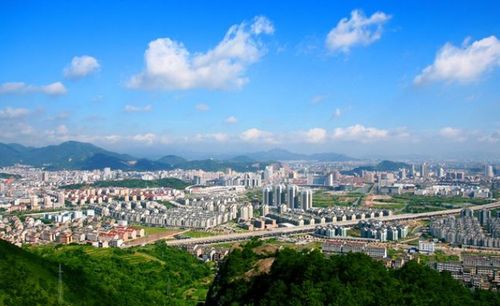 我国最适合养老的城市:三面临海风景超美,海鲜堪称白菜价