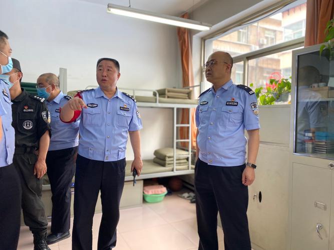 取长补短,共同进步——巨轮派出所同行深入龙城铁骑交流指导