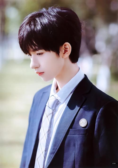 友友萌有贺峻霖相遇校服图吗