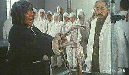 当时日本人还拿中国人做癫痫实验,就是将癫痫细菌注入人的体内,在癫痫