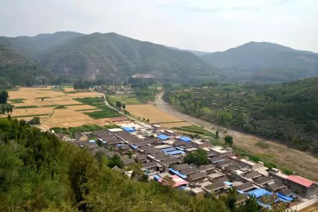 博爱县许良镇下伏头村位于县域北部太行浅山区,是丹河冲出太行山后的