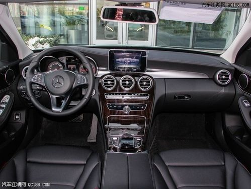 与竞争车型一决高下 实拍北京奔驰c180l