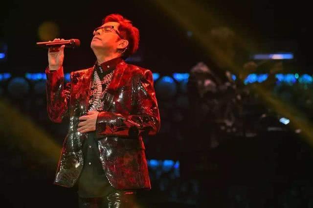 他的经典歌曲多得让人数不胜数:《知心当玩偶》,《爱情陷阱》,《爱的